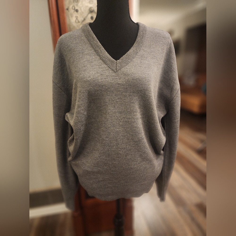 Towncraft sweater, grey v neck, size large